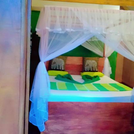 Hotel Sigiri Aliya Tree House à Sigirîya Extérieur photo